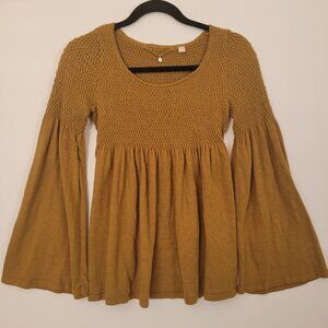ANTHROPOLOGIE KNITTED & KNOTTED Sweater Size S Golden Tan  Babydoll Smocked